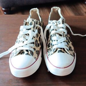 Women's Leopard 🐆 Canvas Sneakers (New)